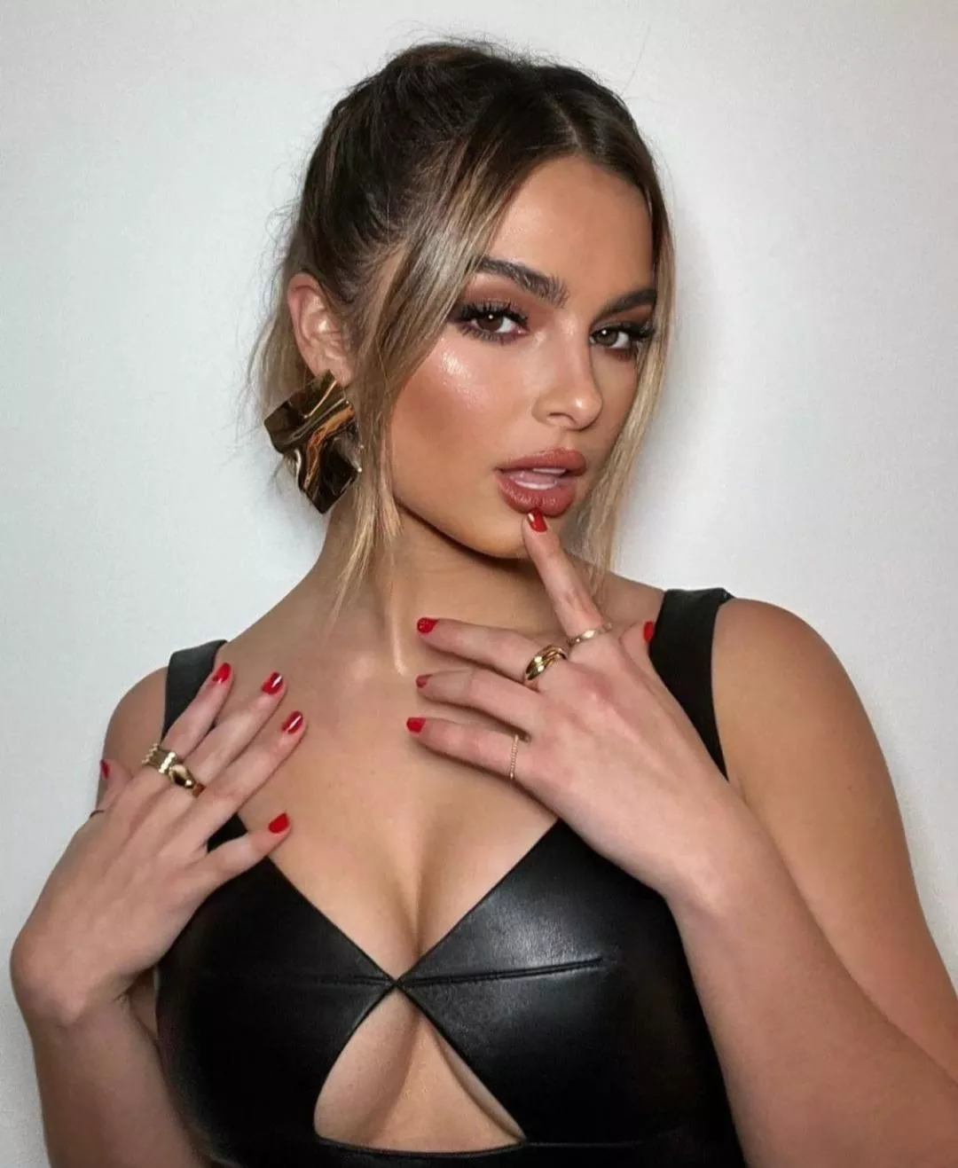 WHO COCK HER ON KIK?💦 posted by Right-Armadillo-9658