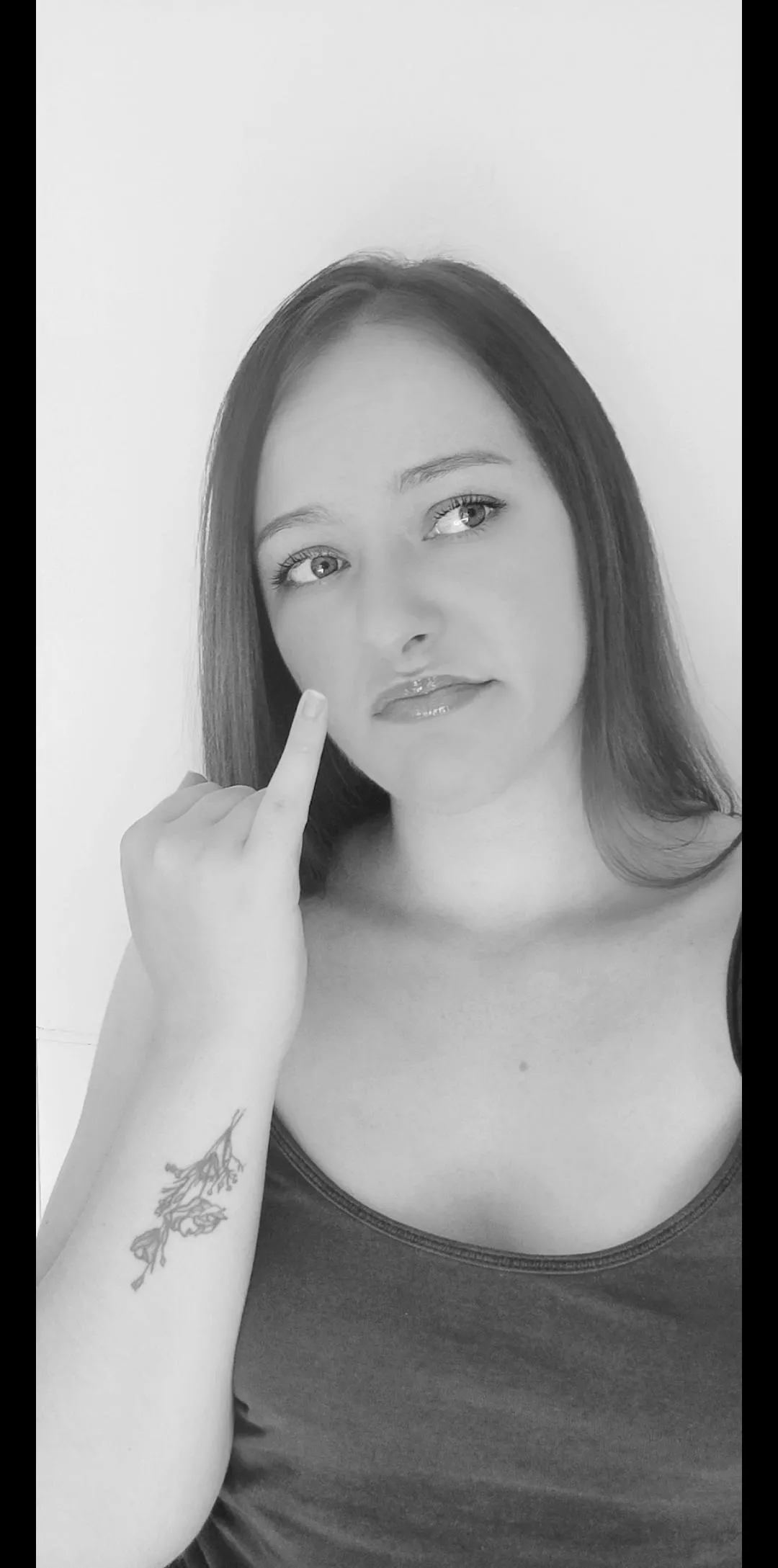 Who could you possibly please with that pathetic excuse for a dick? 🤭 [domme] posted by FootGoddessBrogan