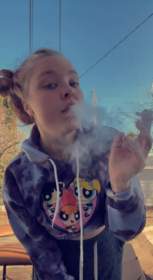 Who doesn’t like a nice morning cig? posted by candyvix3n_