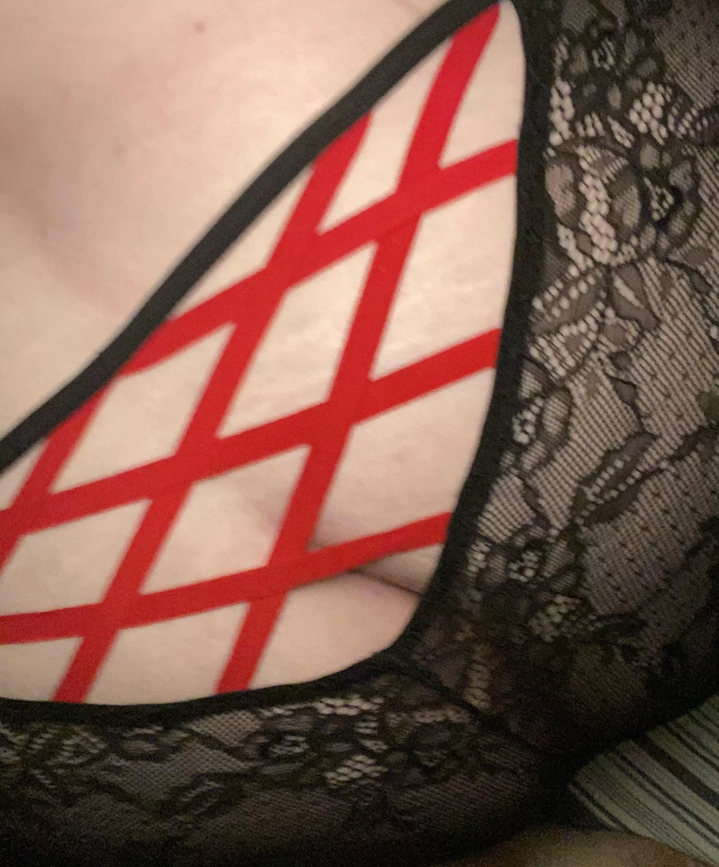 Who doesn’t love a little naughty lingerie 😈 (f) 41 posted by GreenTeaMePlease