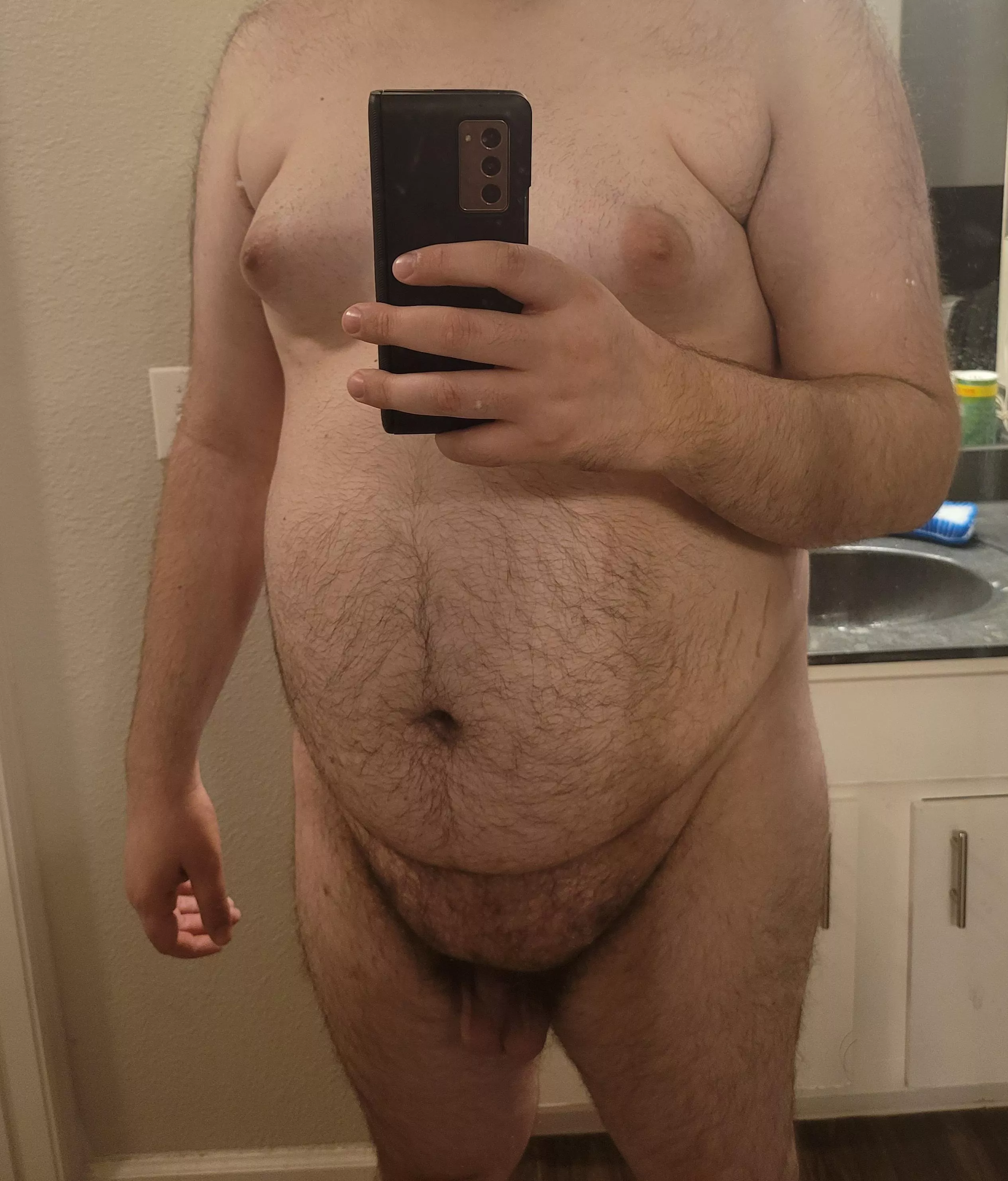 who doesn't love a nice round belly posted by BatesTooMuch