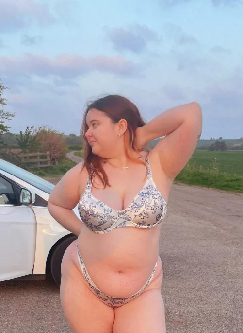 Who doesn’t love golden hour by lingeriequeenx