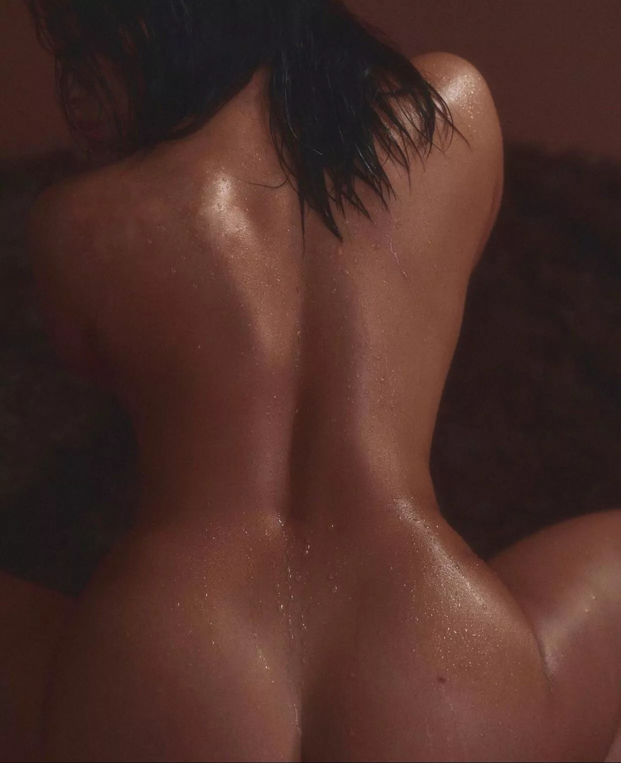 Who else gets turned on by seeing my nudes? (F) posted by whitede4th