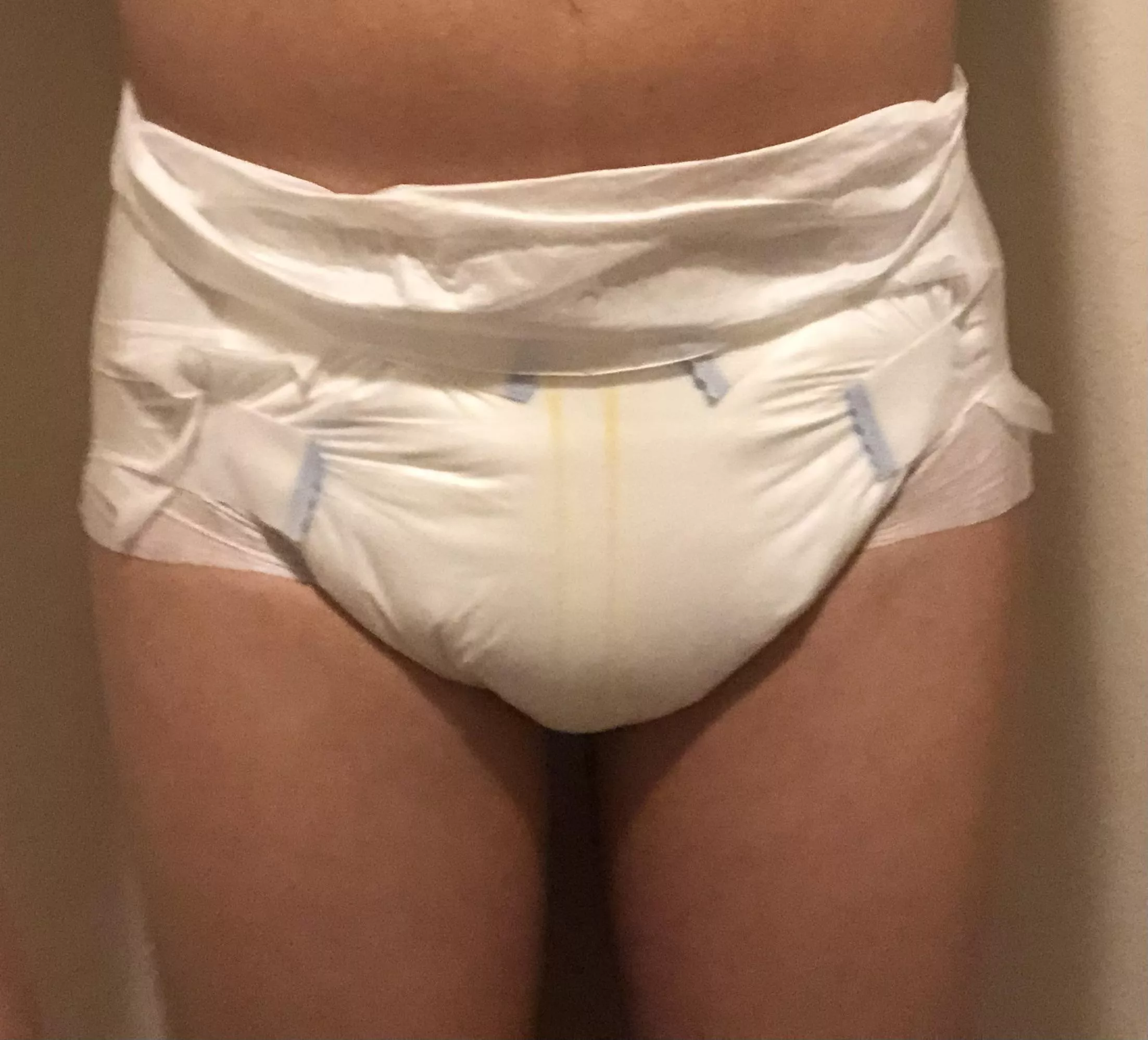 Who else likes to tie their diapers tightly? I like it. posted by Diapfeelpad7