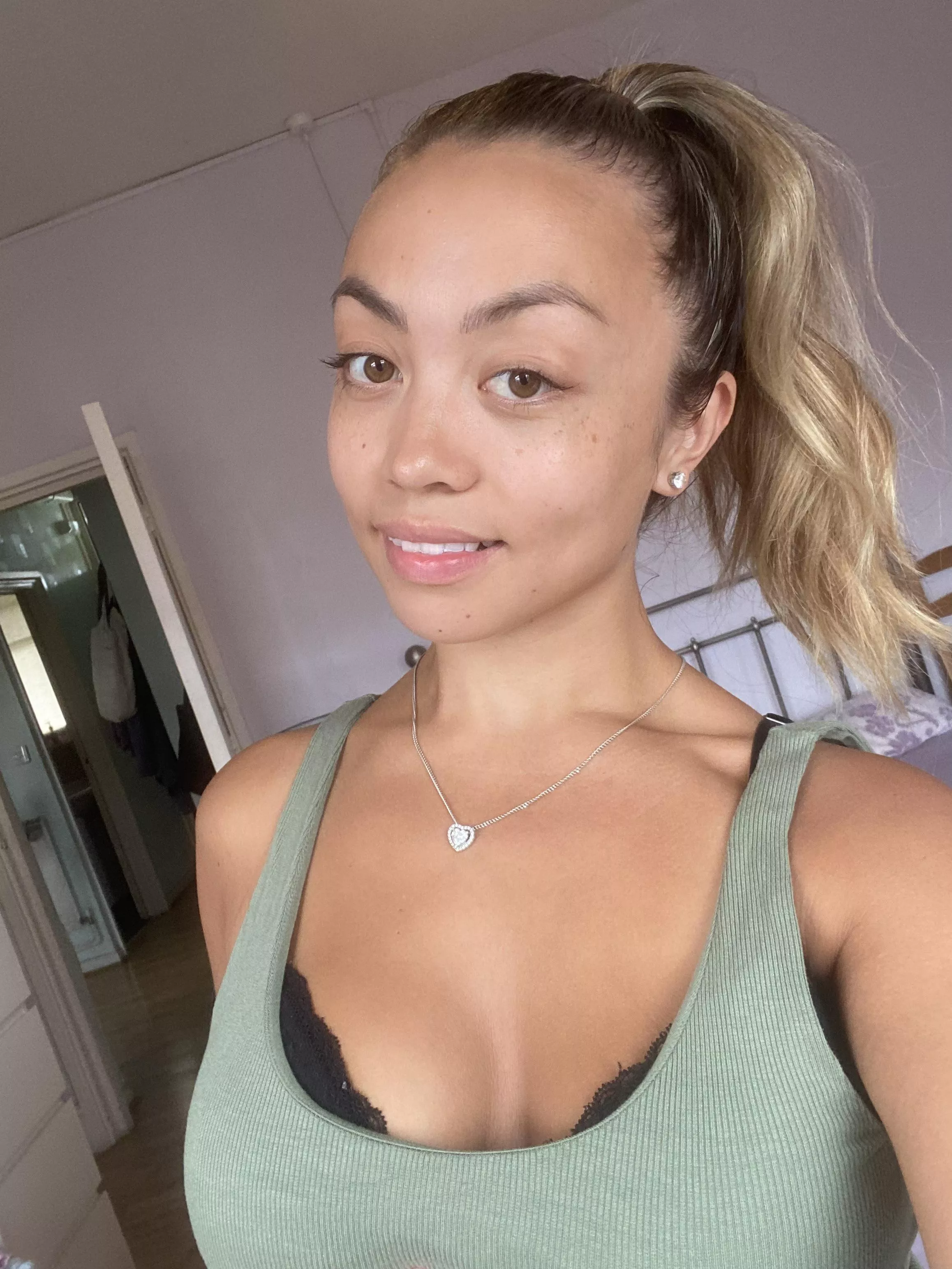 Who else loves having a busy day😆🌺 posted by sweetendsadie