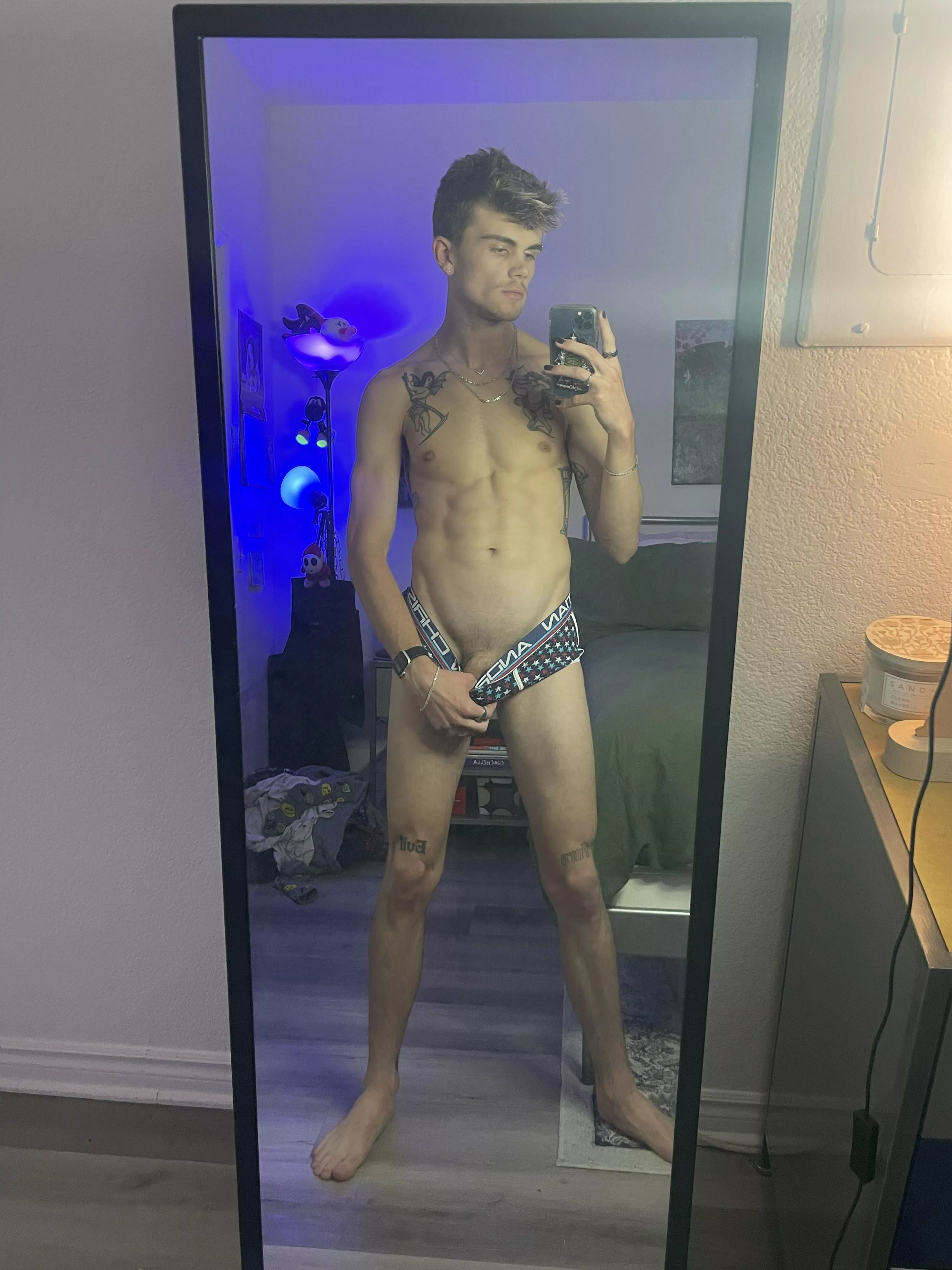 Who else thinks jocks look better when they’re off? posted by aceheartbreak