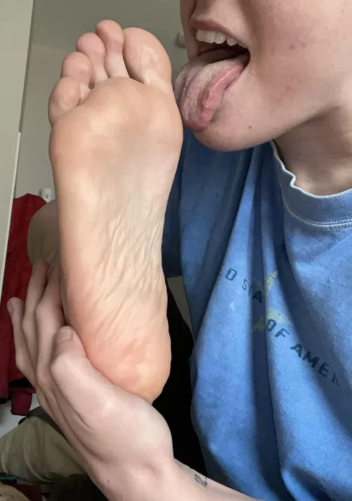 Who else wants a taste?🤤 by prettylittlefeet14