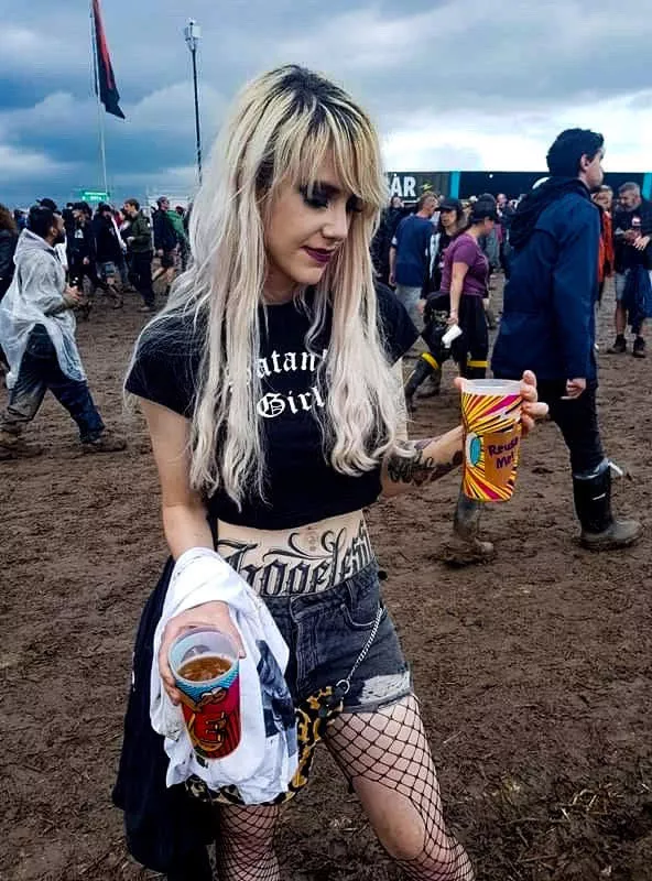 who gets naughty at festivals? i do ;) posted by bexuki