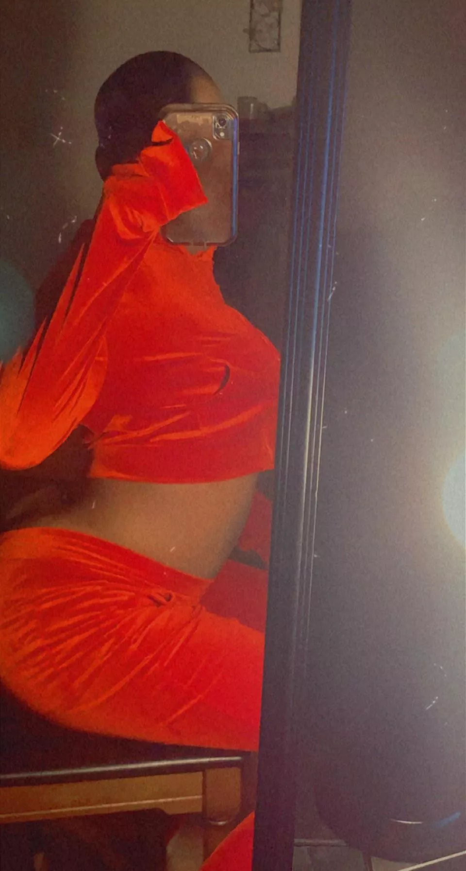 who gon help me take this off . posted by Jasdaslutt