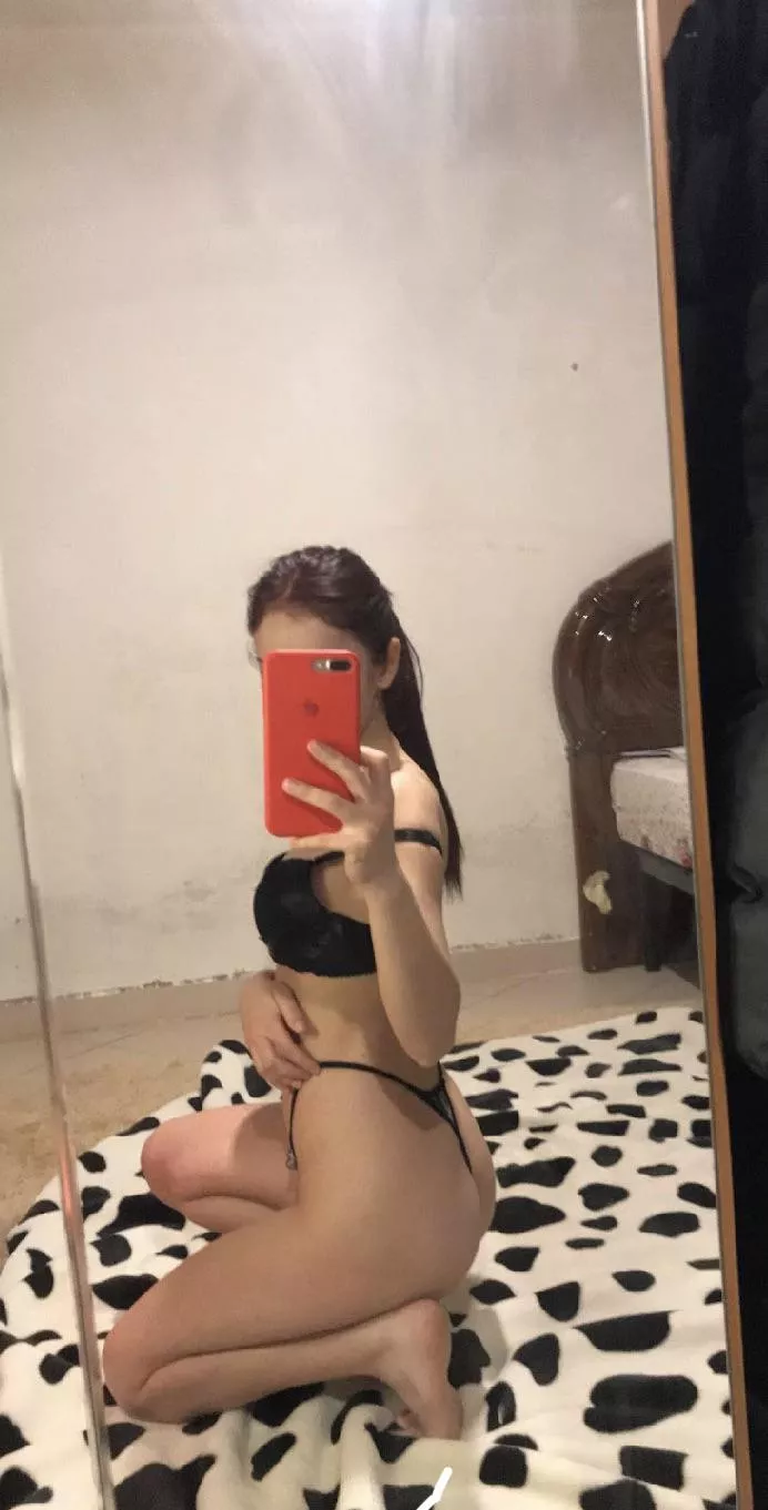 Who is coming to hit me up posted by Emotional_Football29