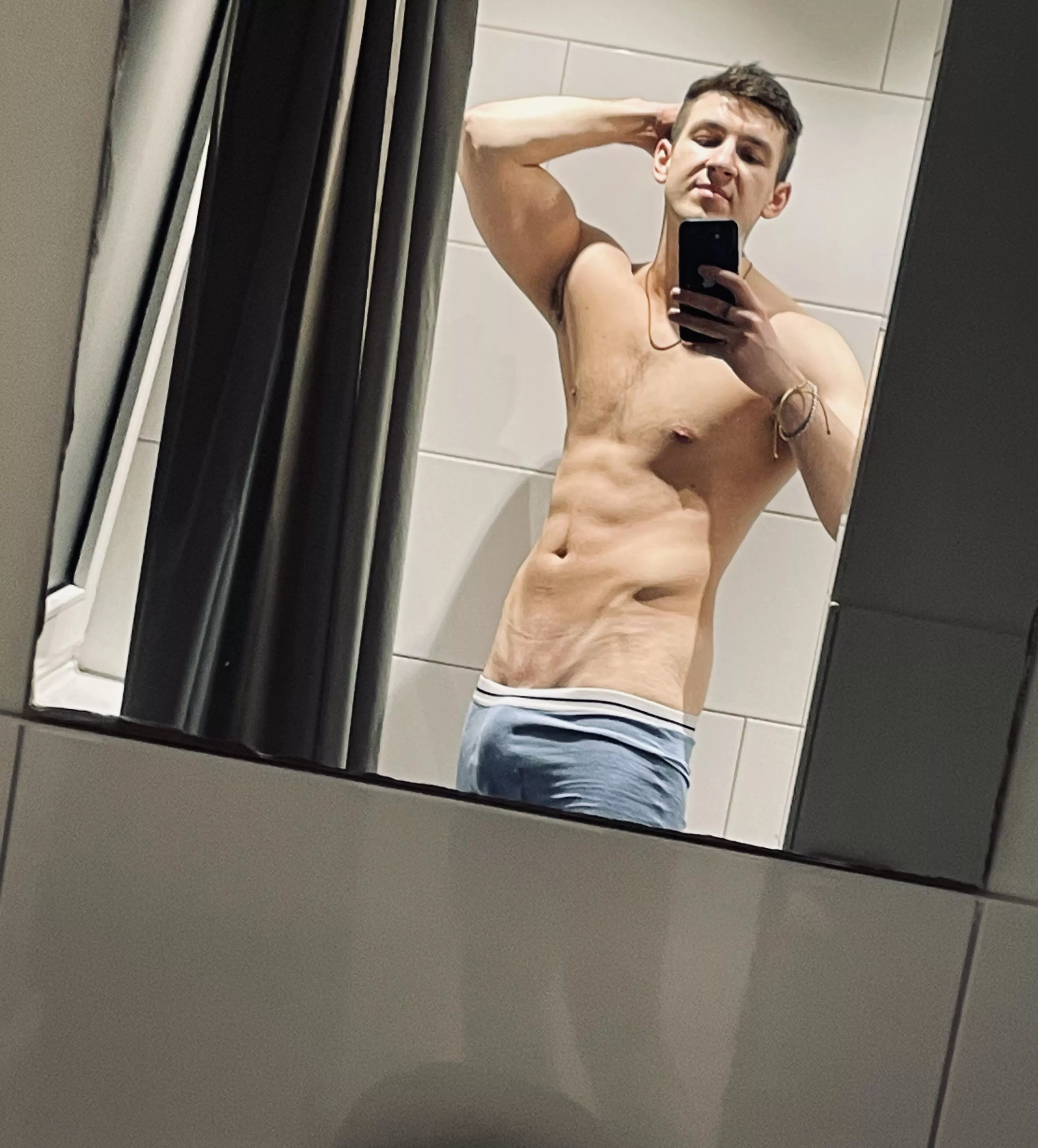 Who is coming to lick me? 😋 posted by lio1919