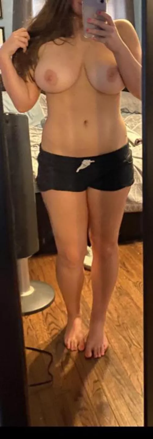 Who is horny? I love sending nudes by sexy_mars