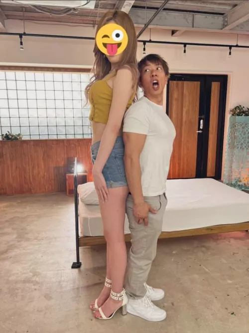 who is she ?? by moripanana