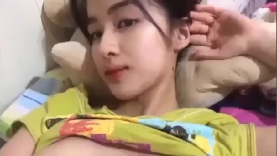 Who is sheeeee by Adolf600