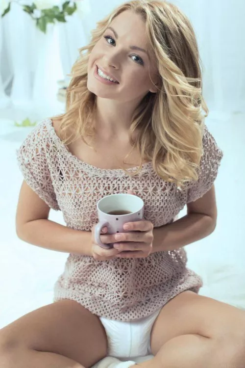 Who is this? Is she real? Was it photoshopped? Any idea of the original image? by dirtydiaperthrowaway