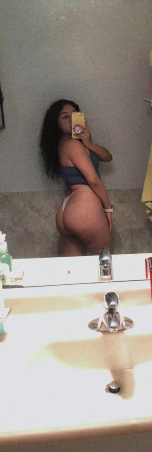 Who is up for some ass tonight? 👀[BA] by latinaadreamxoo