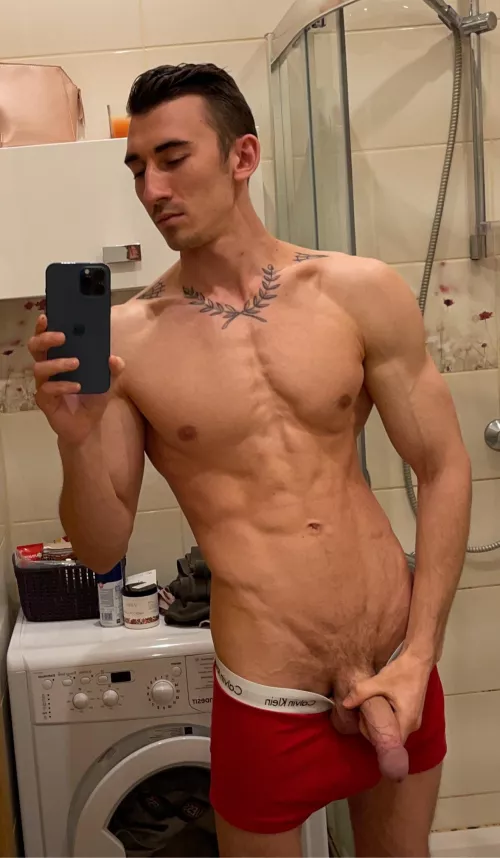 who jerks off before the shower?😁 by davit_fit