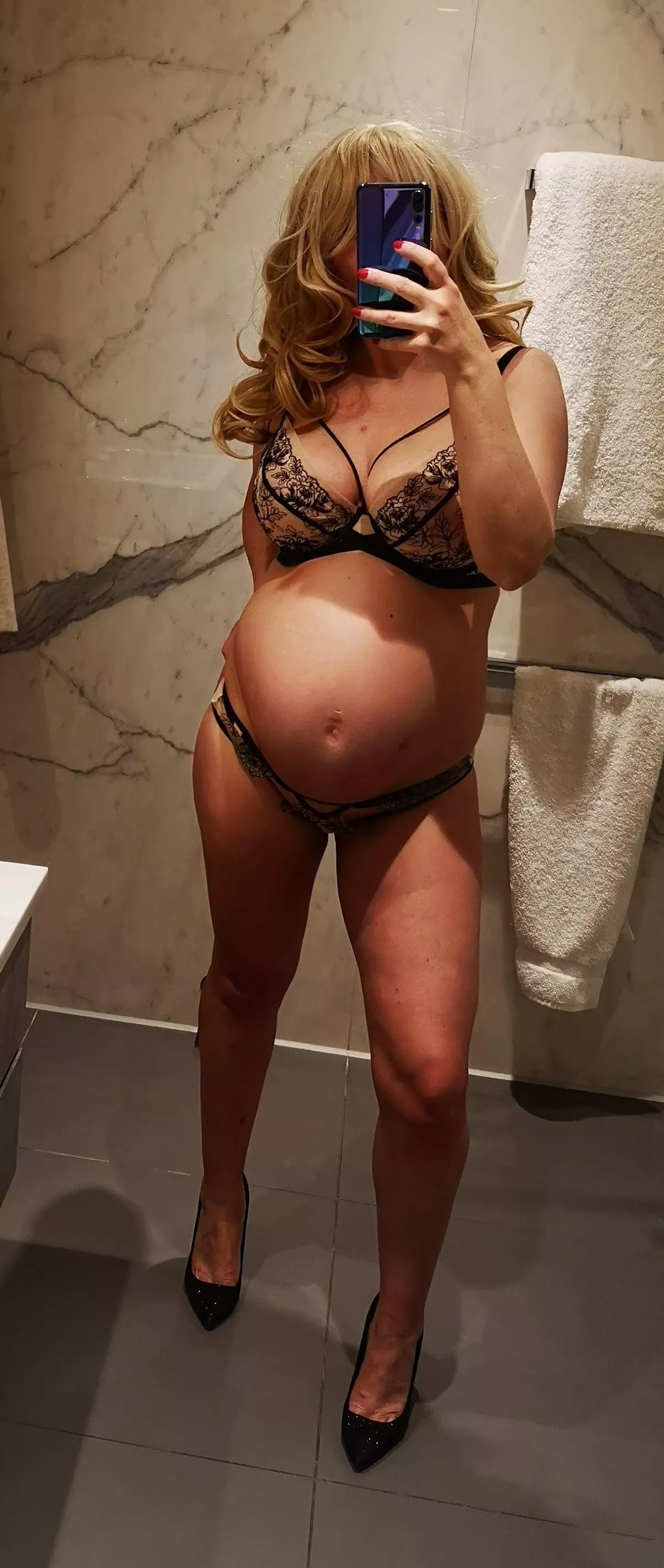 Who likes a preggo in heels? posted by unofficialsecretT