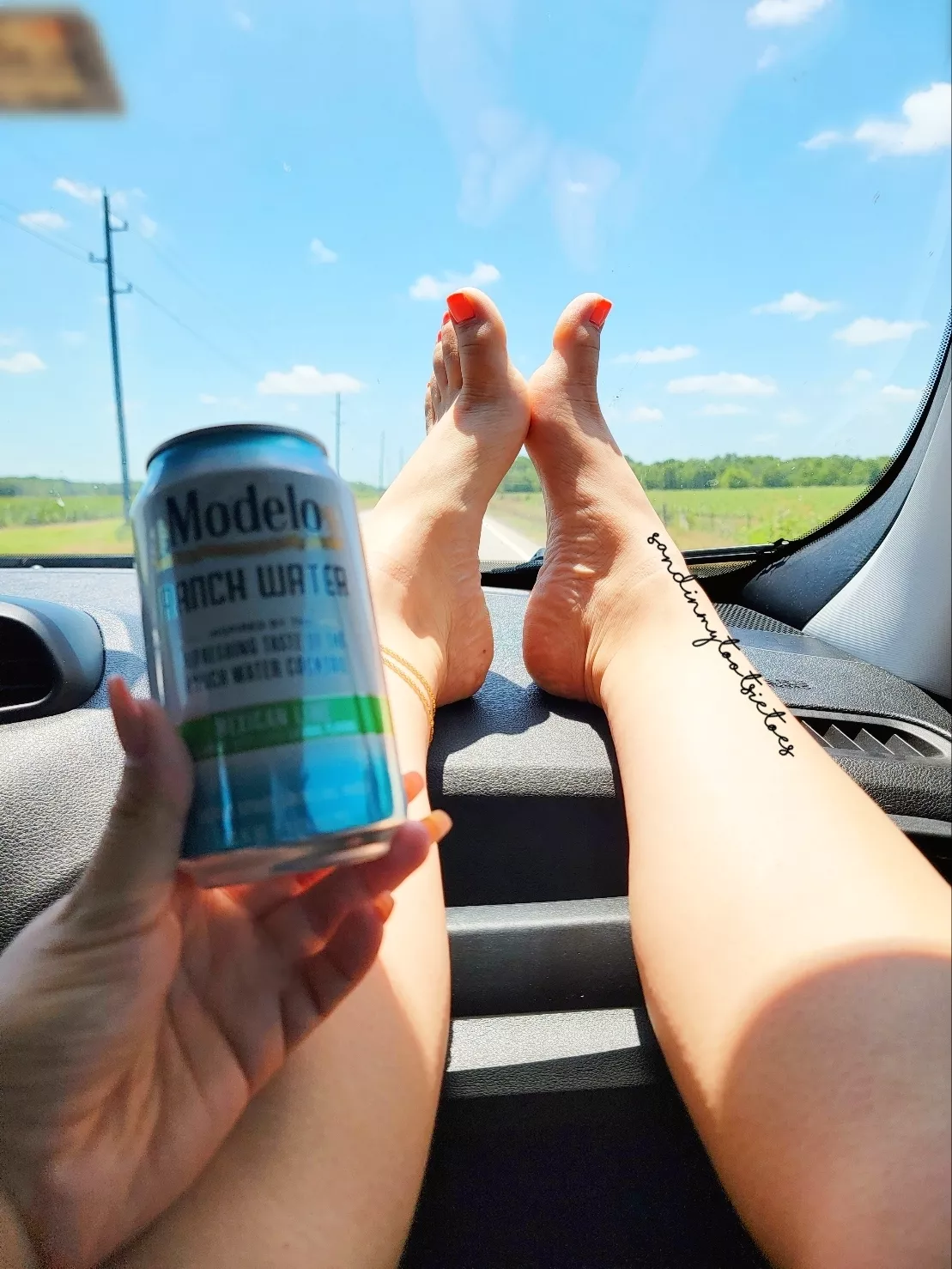 Who likes beer? 😜 posted by Sandinmytootsietoes