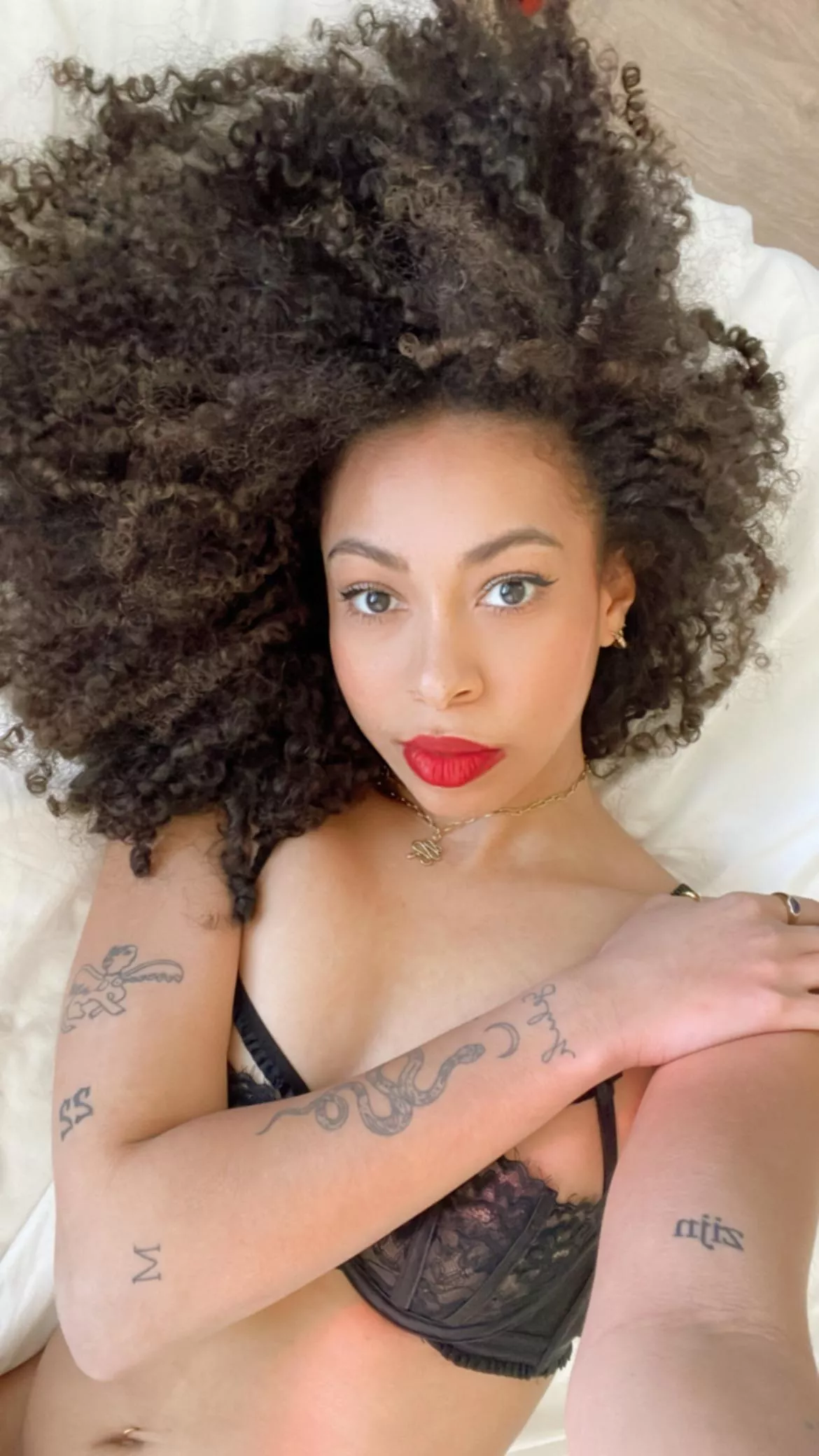 Who likes big curly hair? posted by Misscharlierose