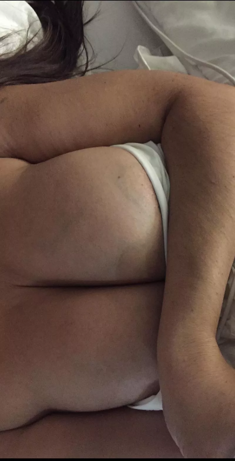 Who likes boobs and wants to play with a lonely wife posted by SexyLady6937