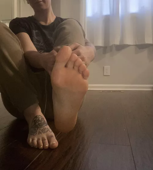 Who likes bottom of my feet:)? by Scarlett_toehanson