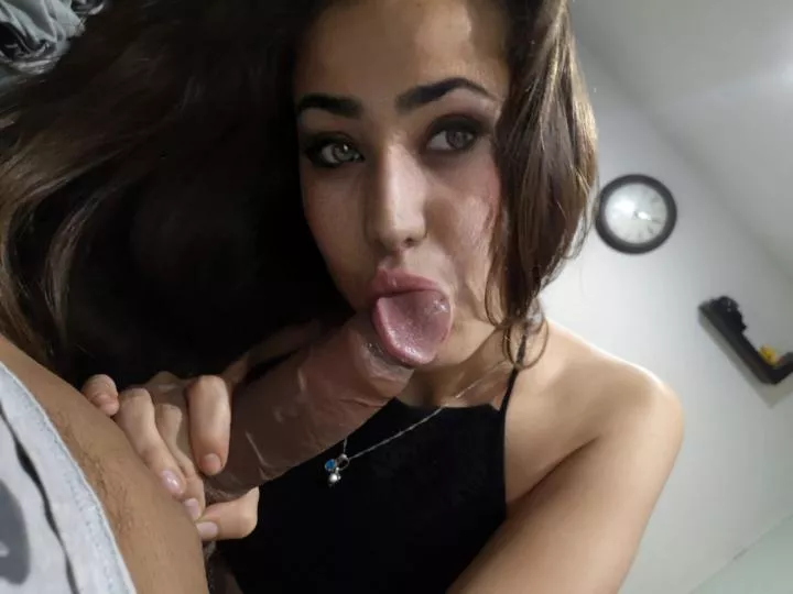 Who likes eye contact? posted by alternativewrld