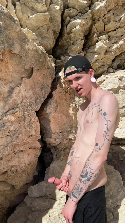 Who likes hiking? 🥵 by popstarghost