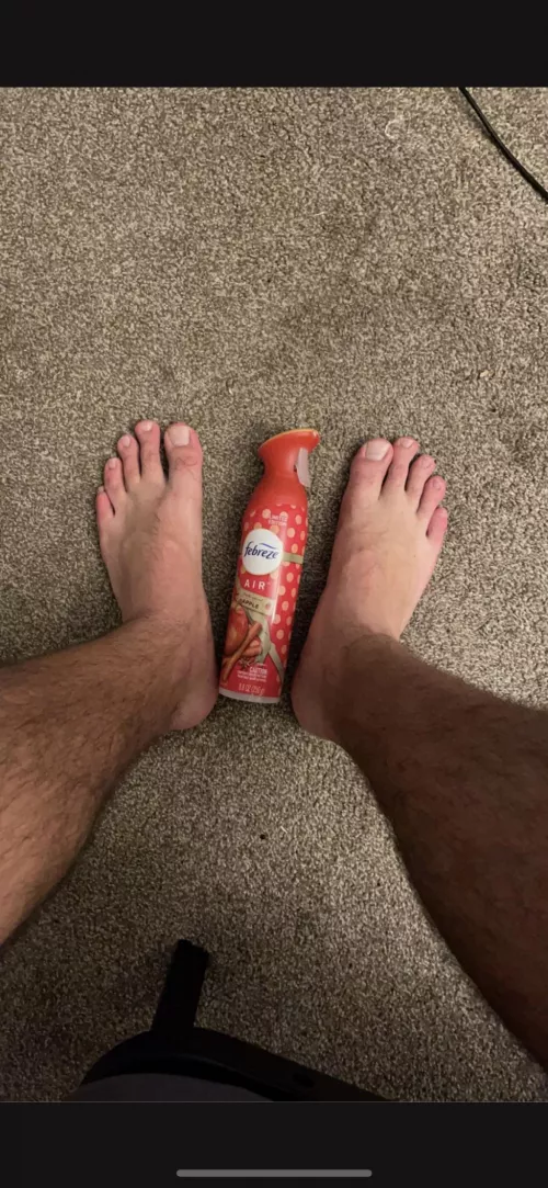 who likes long skinny feet? 😜 by haslub99