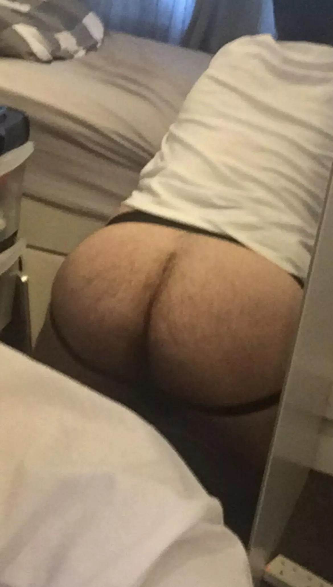 Who likes my ass? 😏 DMs always open posted by nthnkt