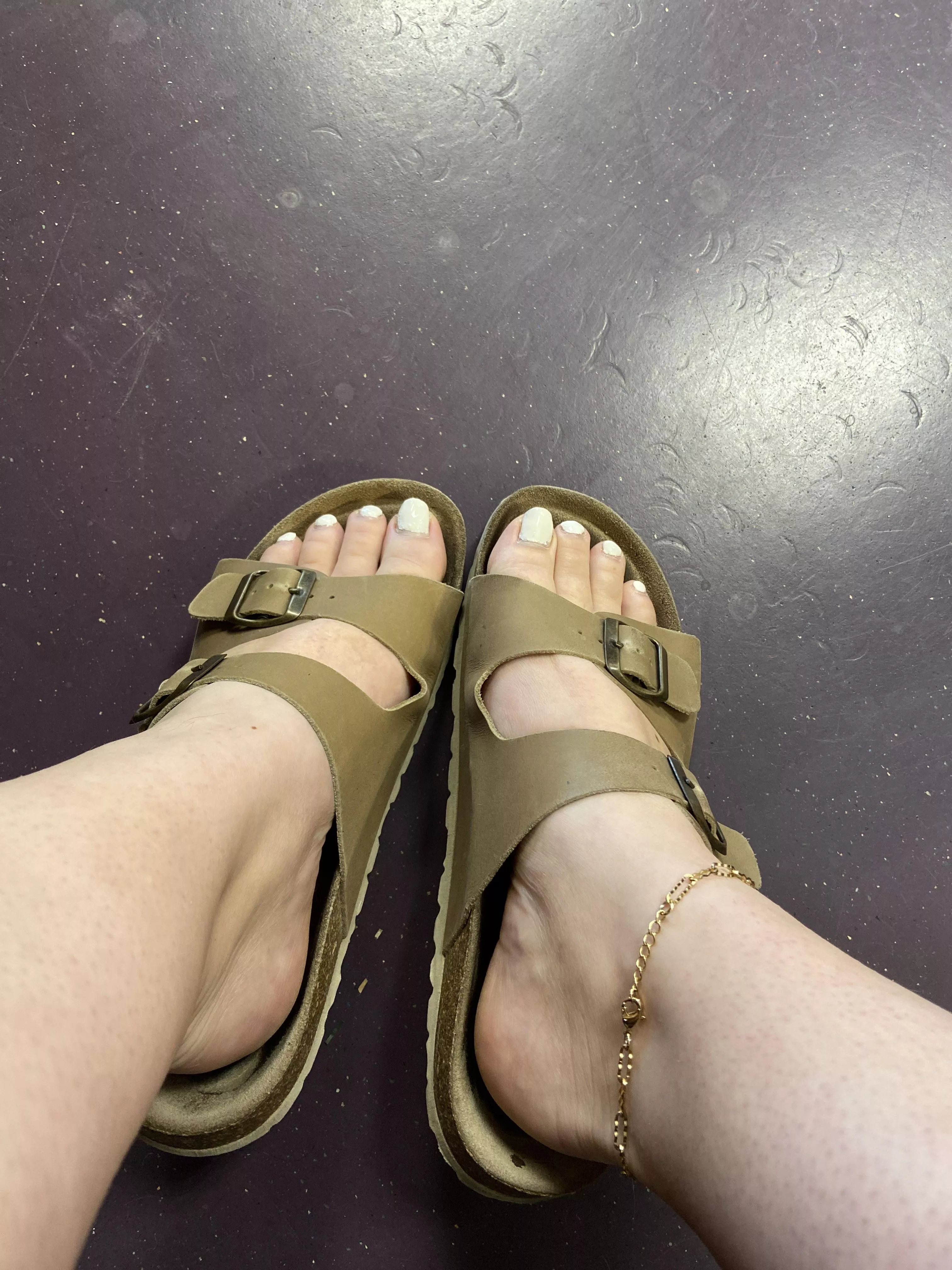 who likes my new anklet? posted by lyssaavictoriaa