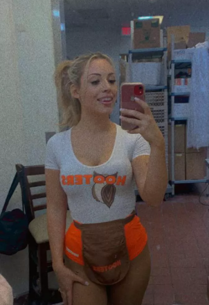 Who likes pantyhose? 😚 posted by Housewifey4lifey