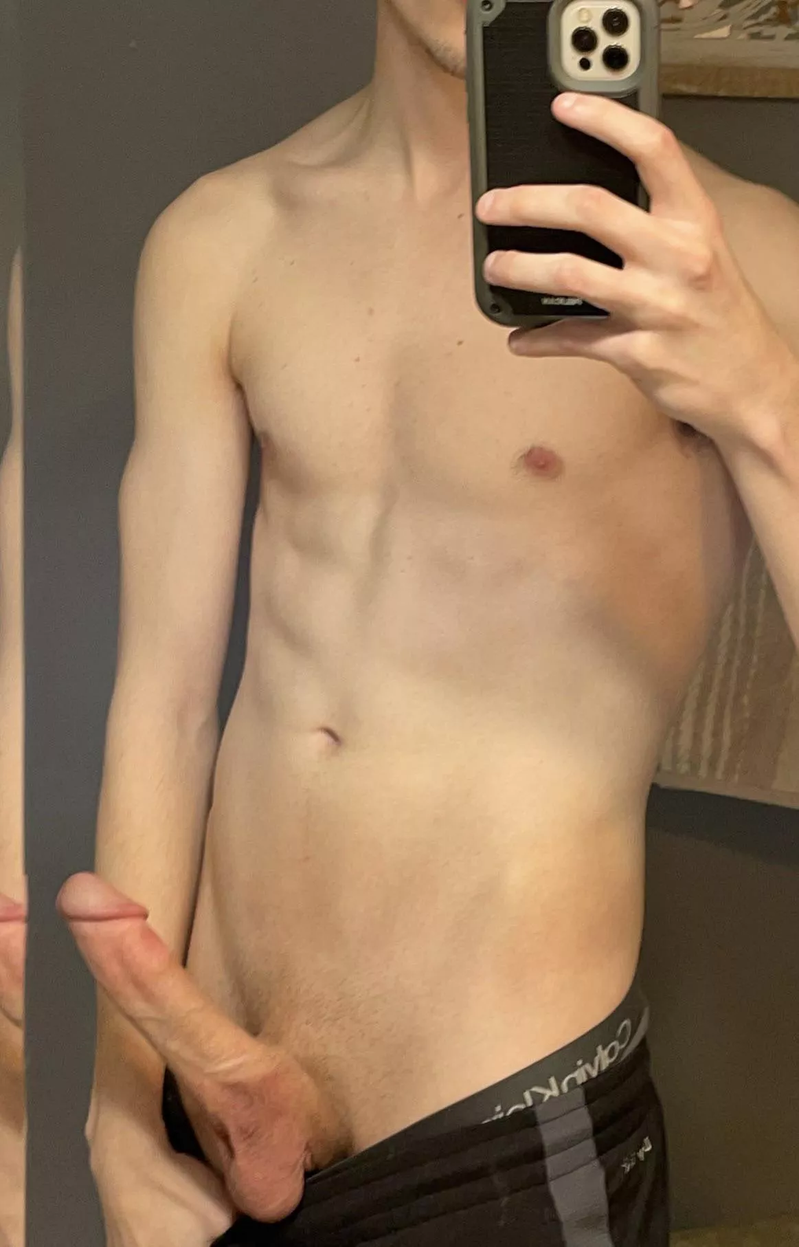Who likes skinny guys with big cocks? (PMs welcomed) posted by oyjay