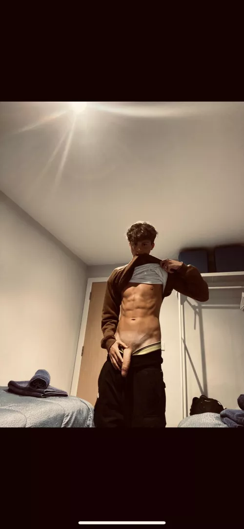 who likes this twink??😘 by Hungteen_cock