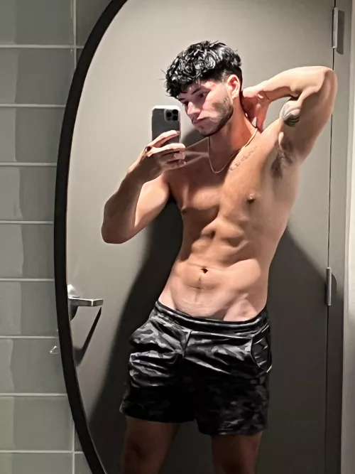 Who likes v lines by champvgnetears