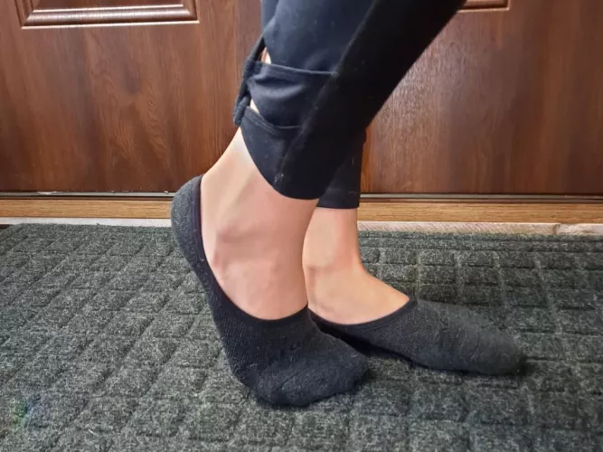 who likes what they see and would like to see my bare feet? by hotfeet93