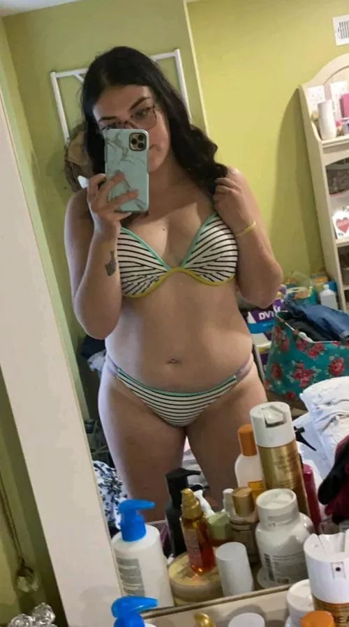 who likes? by sadclown278