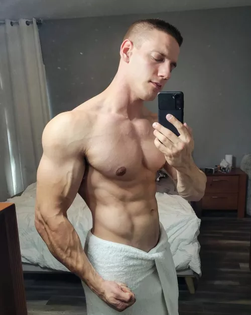 who love muscle man ? 😏 by John_fitness91