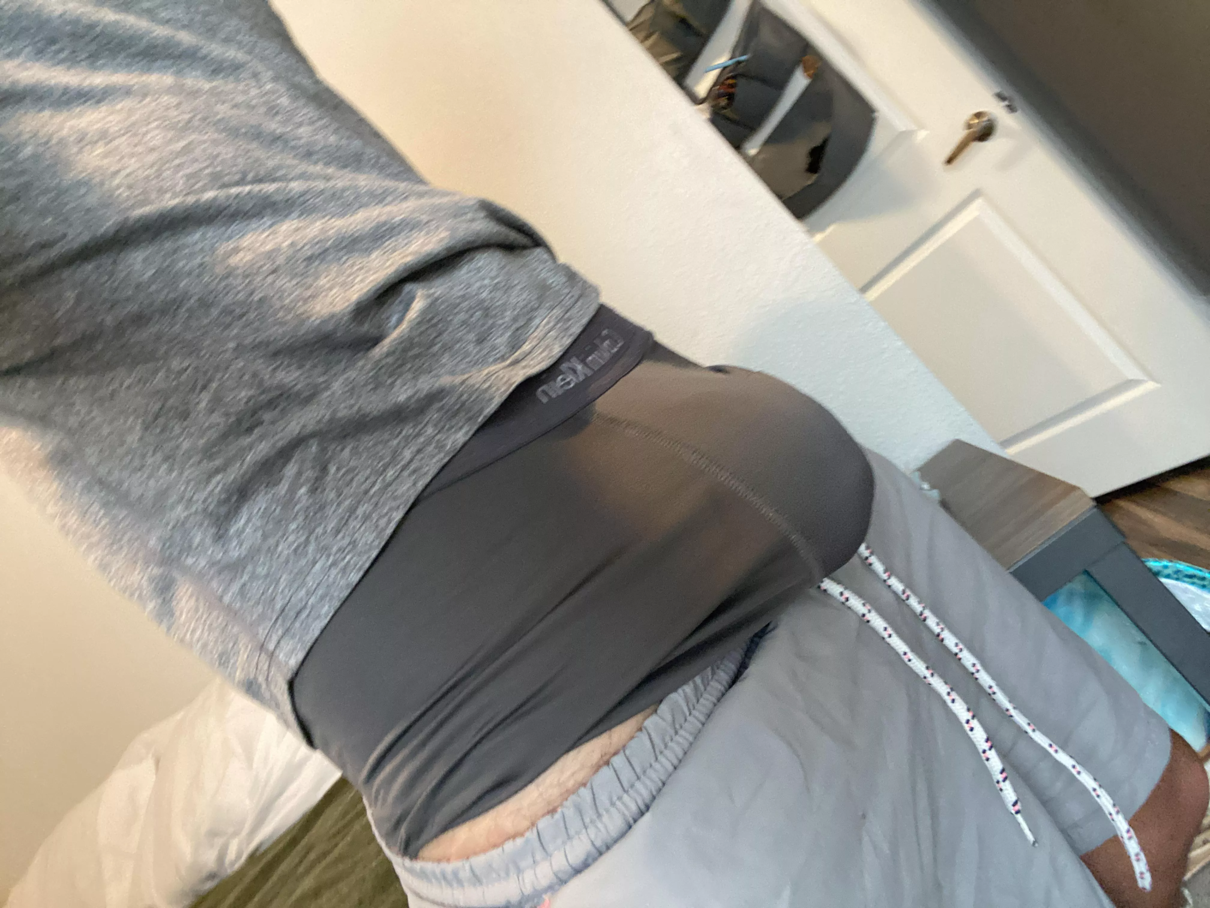 who loves my bulge ;) posted by Time_Championship_20