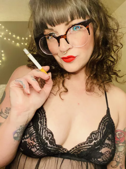 Who loves smoking and getting naughty? 😘 by KaleNegative227