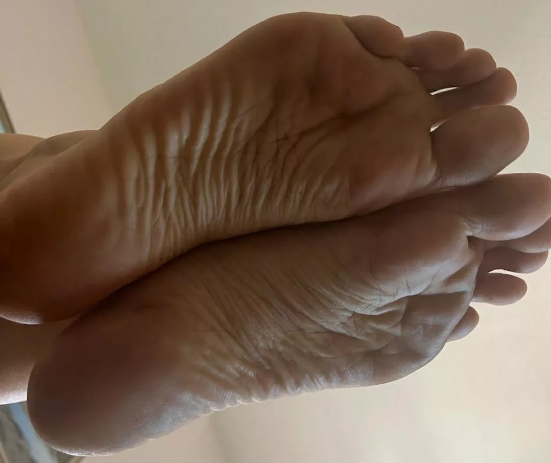 Who loves wrinkles? posted by MistressLauraFL
