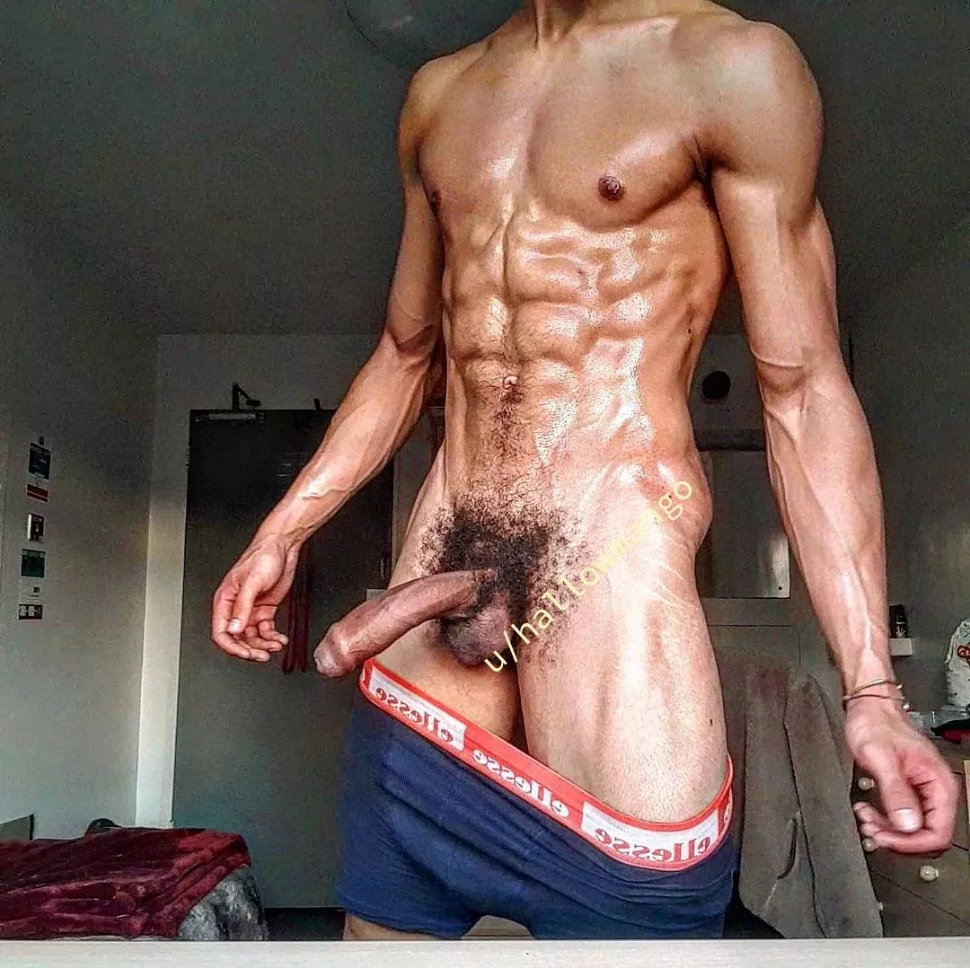 Who needs a workout with me?🏋🏽‍♂️ posted by hallowmango