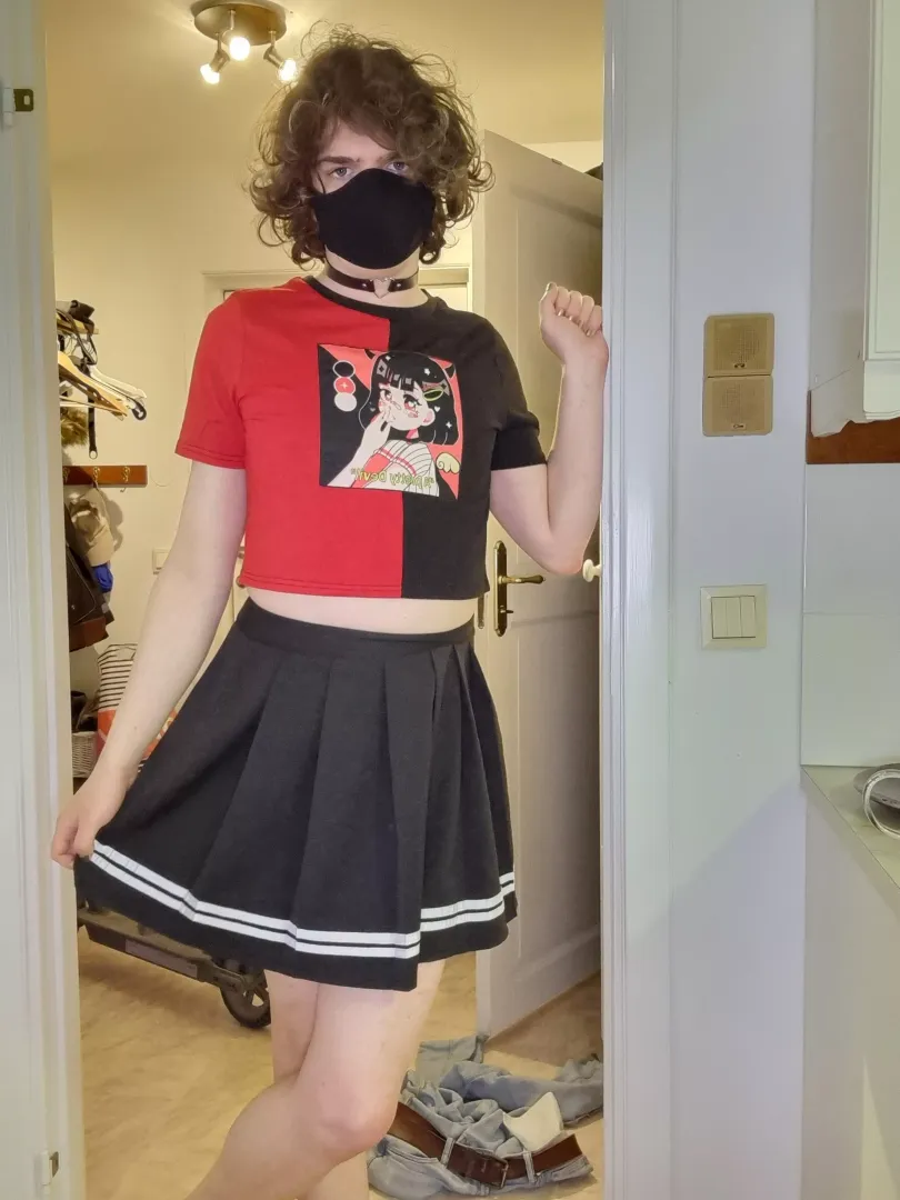 who needs pants anyways? posted by ozzyuwuozzyuwu