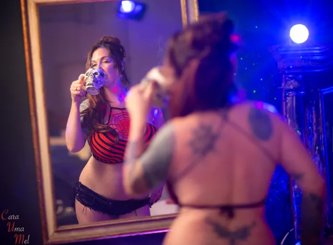 Who needs their 3 o’clock afternoon coffee! Raise your mug by Cara-Uma-Mel