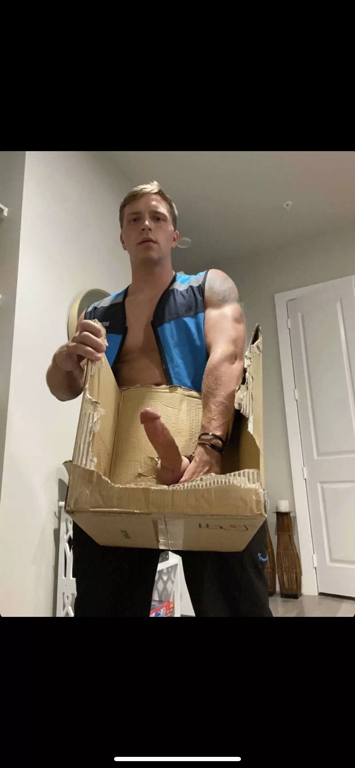 Who ordered the package posted by halfuglyhalfhot