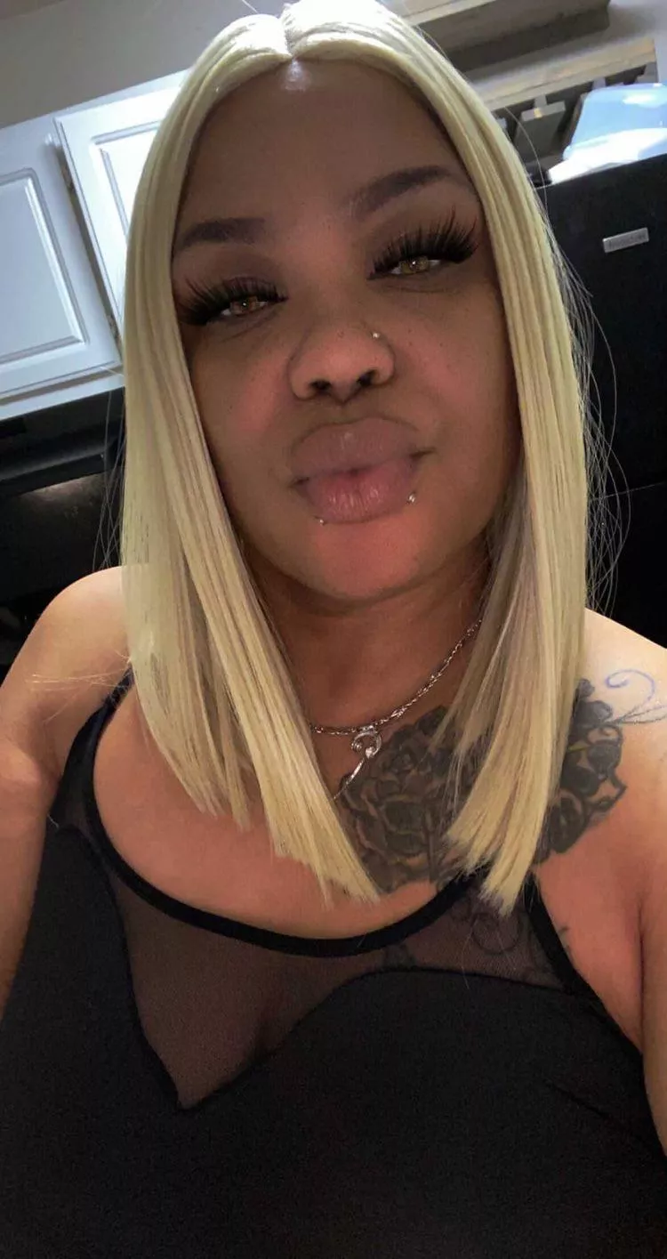 Who wanna cum on my aunt posted by pjfuckher