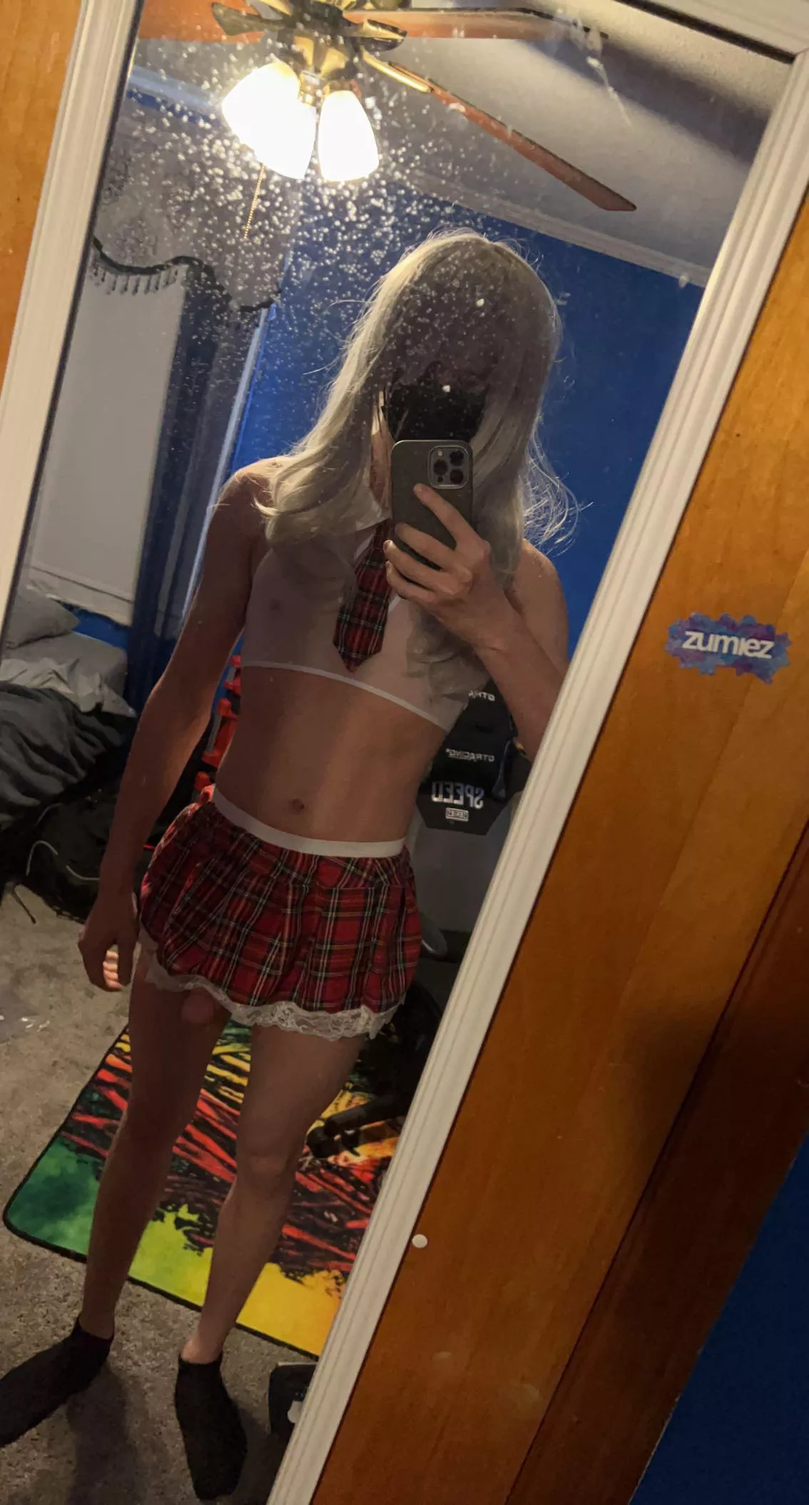 who want to expose me so i can’t delete my pics? posted by Imaginary_Fail_9994