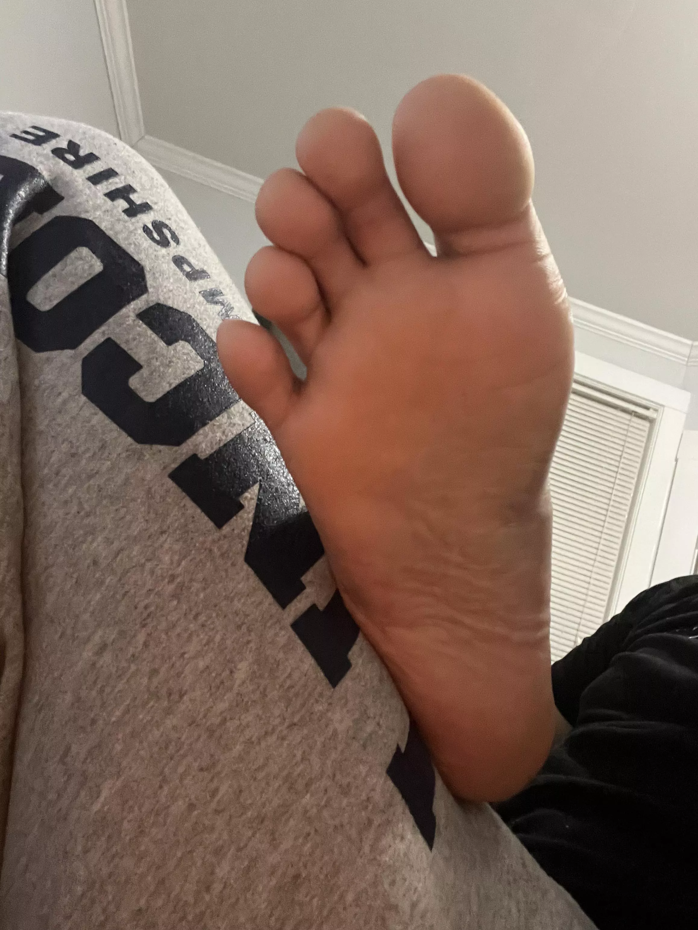 Who wants a lick?~ feel free to dm if you’d like ;) posted by dice781