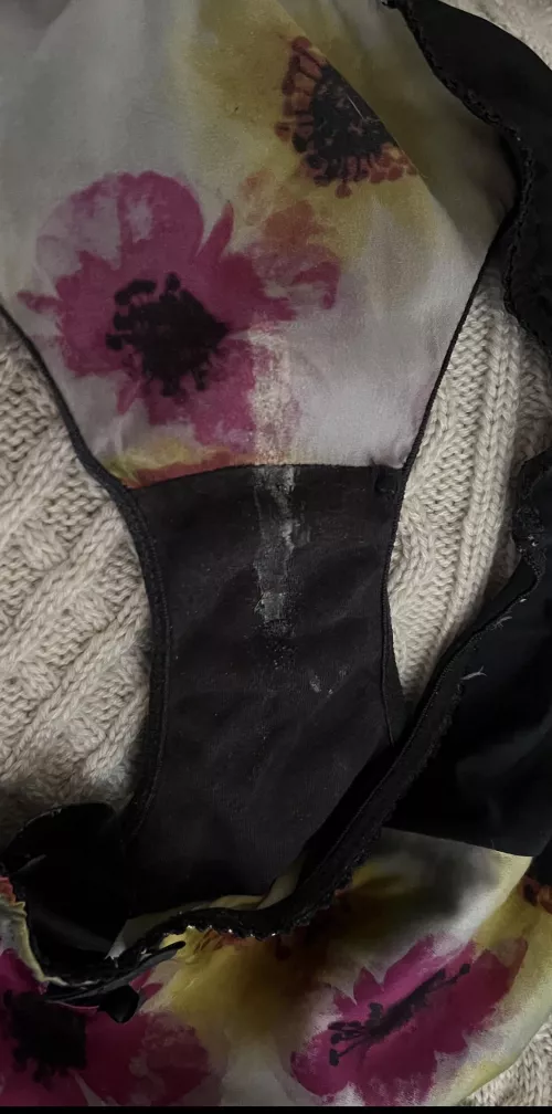 Who wants a sniff? 👃 by DressRealistic7256