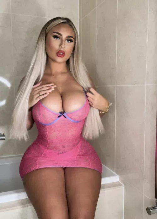 Who wants her squirt vid?💦💦 upvote by Green_Network_6536